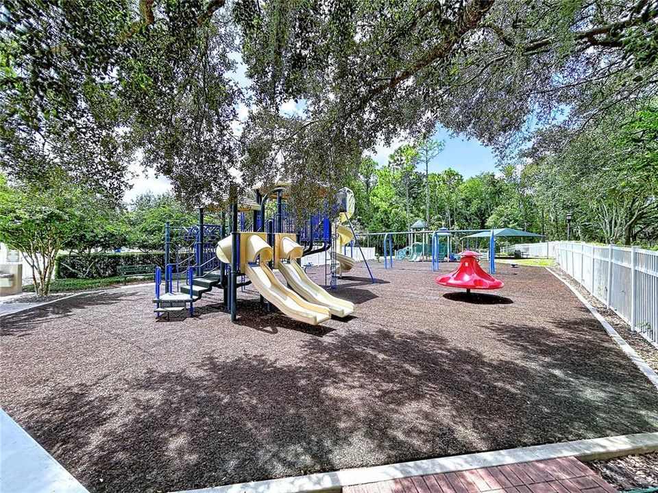 For Sale: $320,000 (2 beds, 2 baths, 1663 Square Feet)