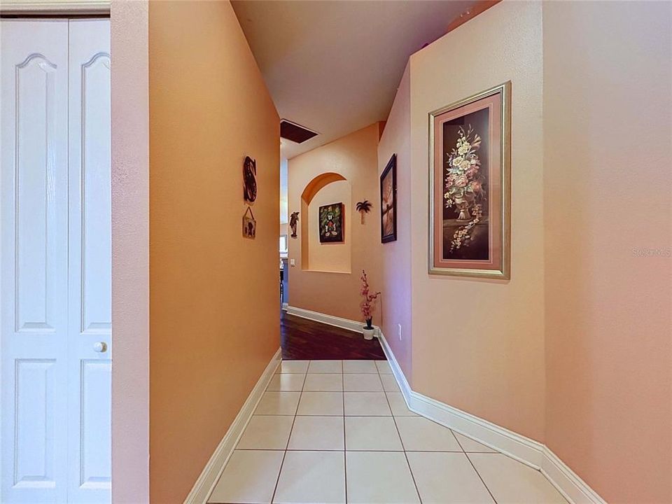 For Sale: $320,000 (2 beds, 2 baths, 1663 Square Feet)
