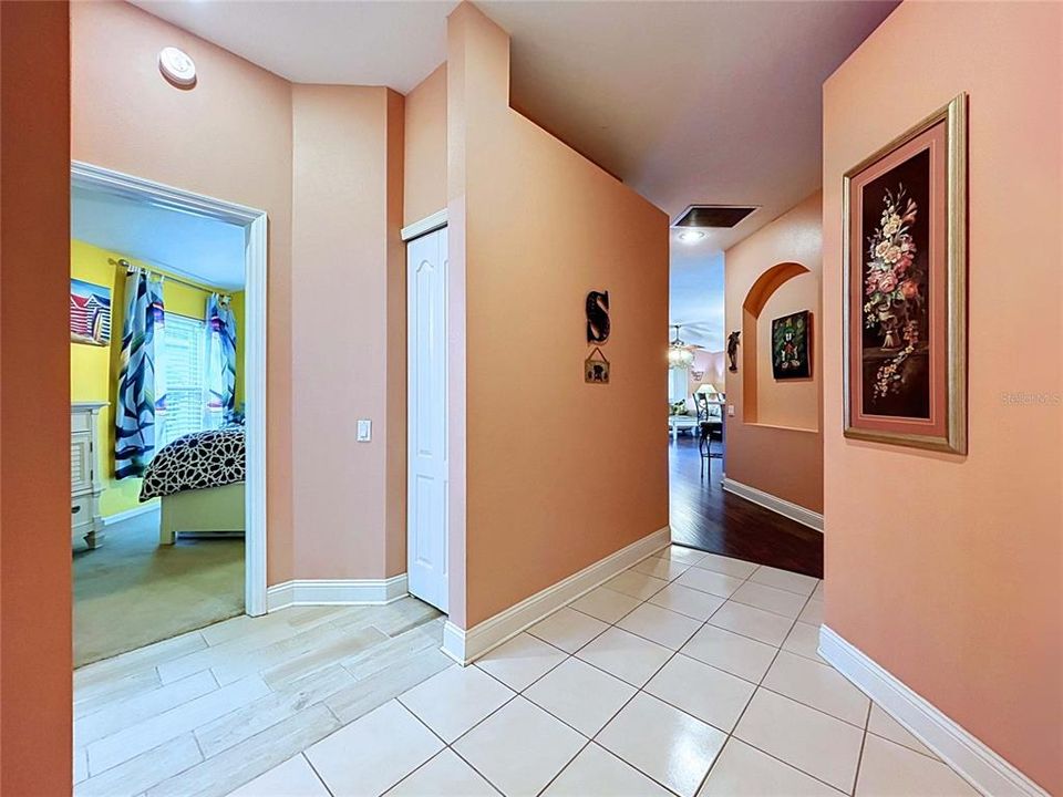 For Sale: $320,000 (2 beds, 2 baths, 1663 Square Feet)