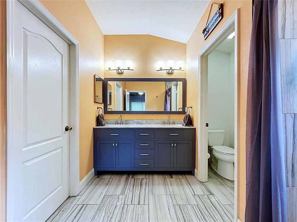 For Sale: $320,000 (2 beds, 2 baths, 1663 Square Feet)