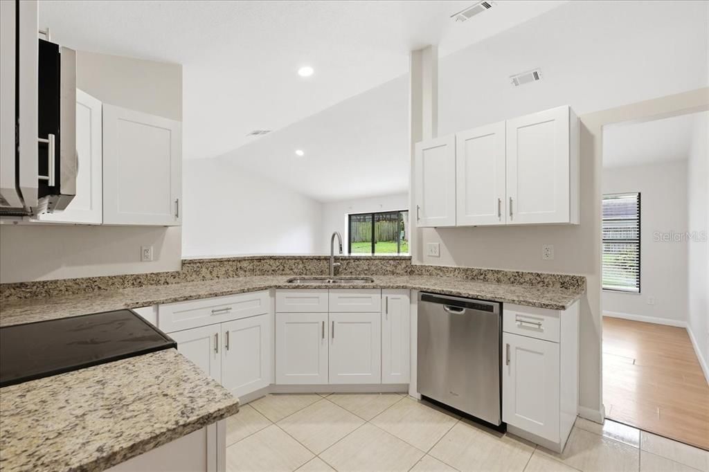 En Venta: $329,900 (3 camas, 2 baños, 1352 Pies cuadrados)