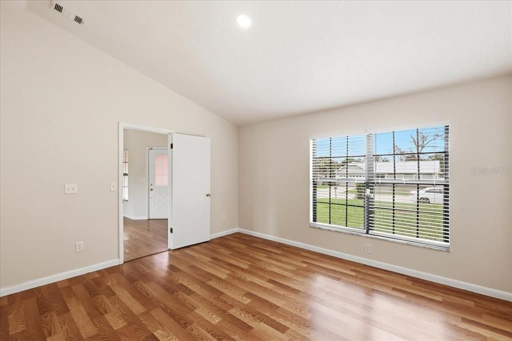 En Venta: $329,900 (3 camas, 2 baños, 1352 Pies cuadrados)