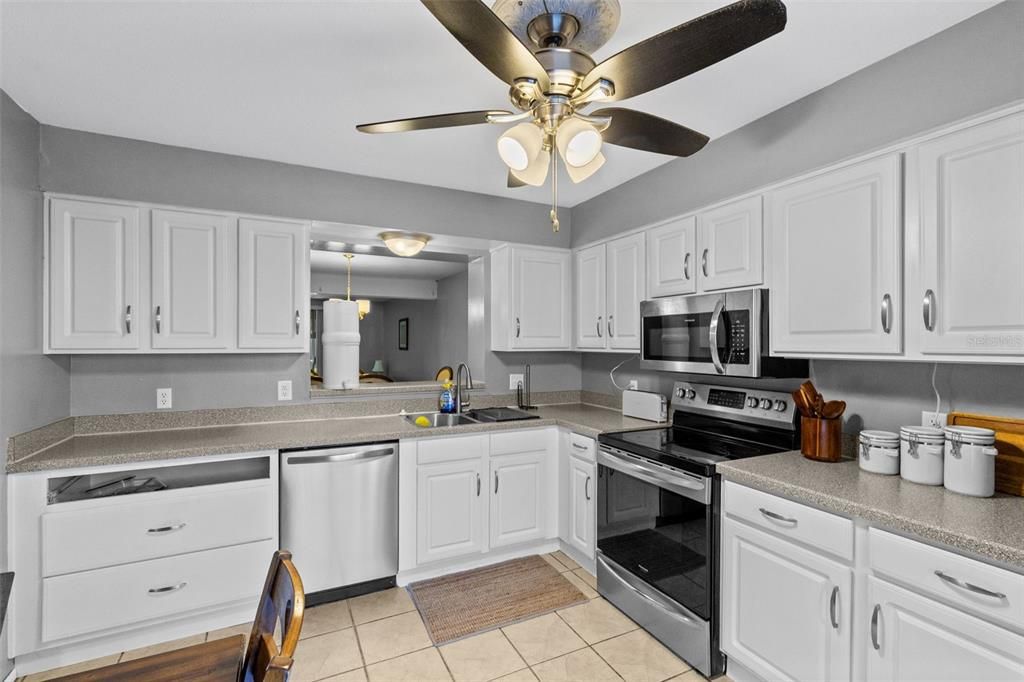 For Sale: $299,900 (4 beds, 3 baths, 2232 Square Feet)