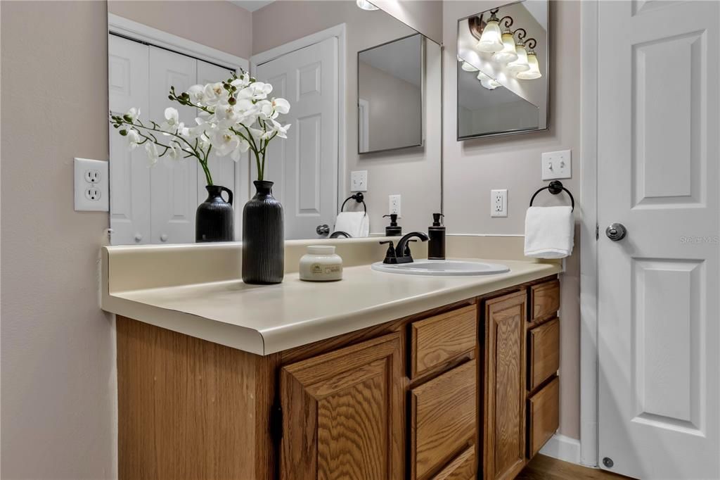 For Sale: $294,900 (3 beds, 2 baths, 1404 Square Feet)