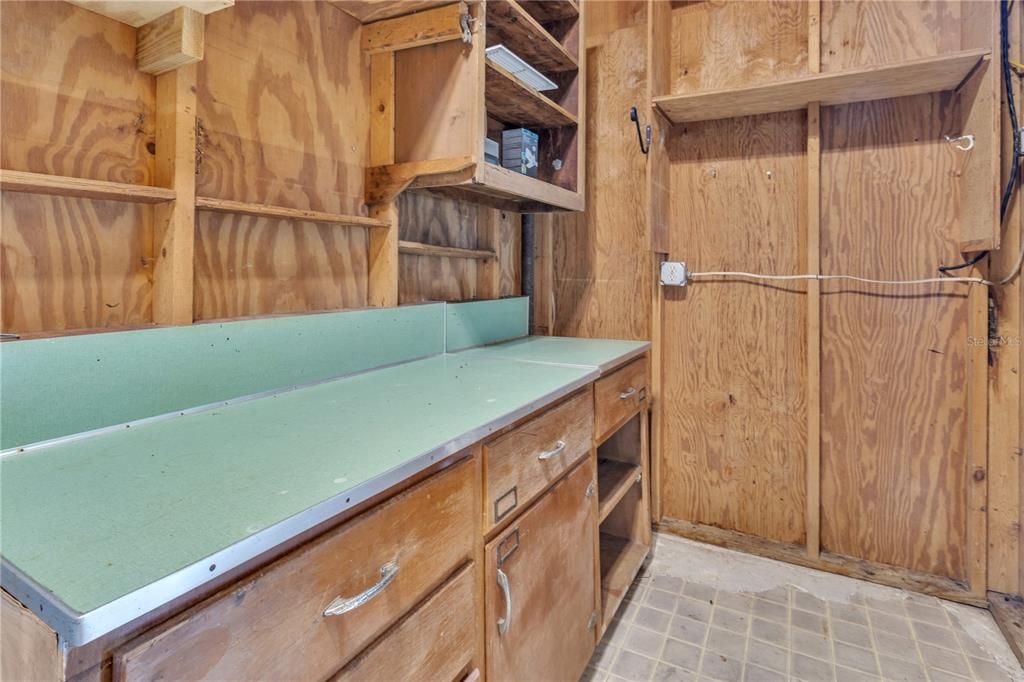 For Sale: $294,900 (3 beds, 2 baths, 1404 Square Feet)