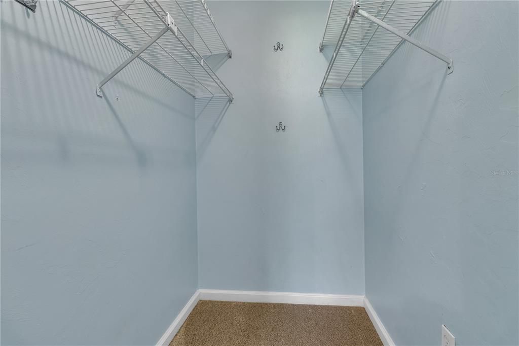 For Sale: $294,900 (3 beds, 2 baths, 1404 Square Feet)