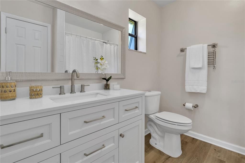 For Sale: $294,900 (3 beds, 2 baths, 1404 Square Feet)