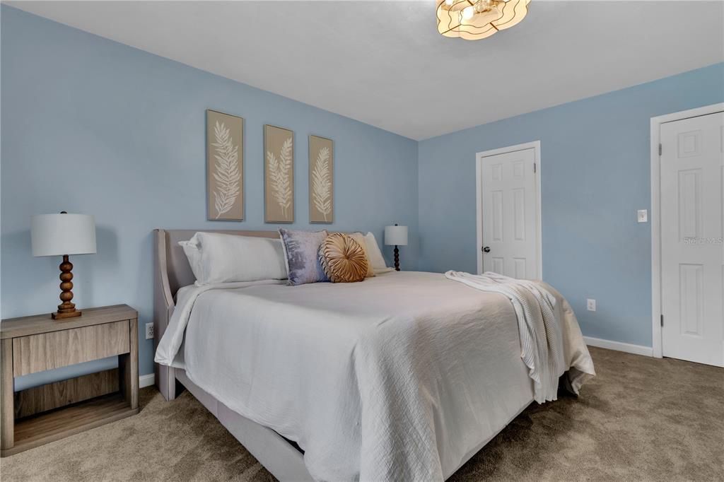 For Sale: $294,900 (3 beds, 2 baths, 1404 Square Feet)