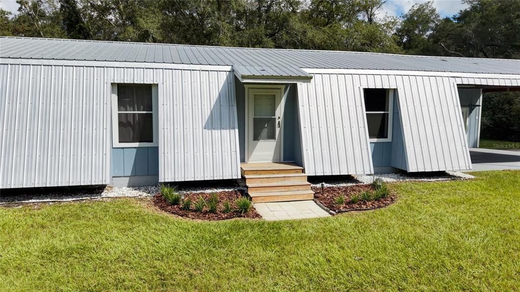 For Sale: $294,900 (3 beds, 2 baths, 1404 Square Feet)