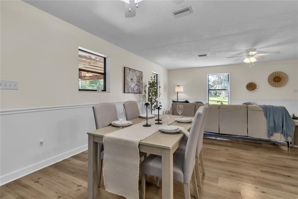 For Sale: $294,900 (3 beds, 2 baths, 1404 Square Feet)