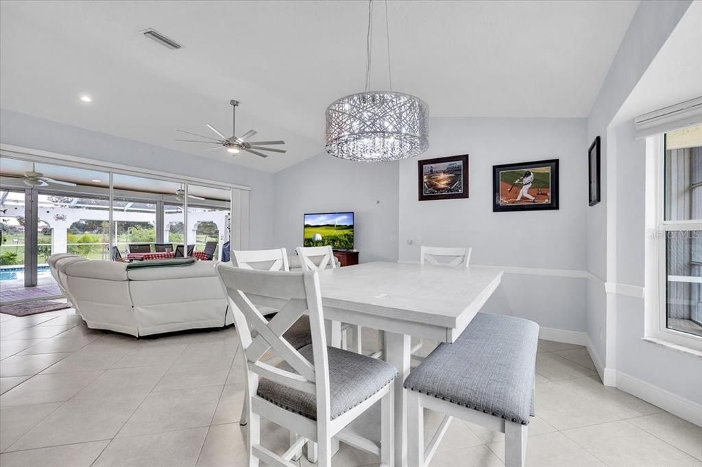En Venta: $565,000 (3 camas, 2 baños, 2489 Pies cuadrados)