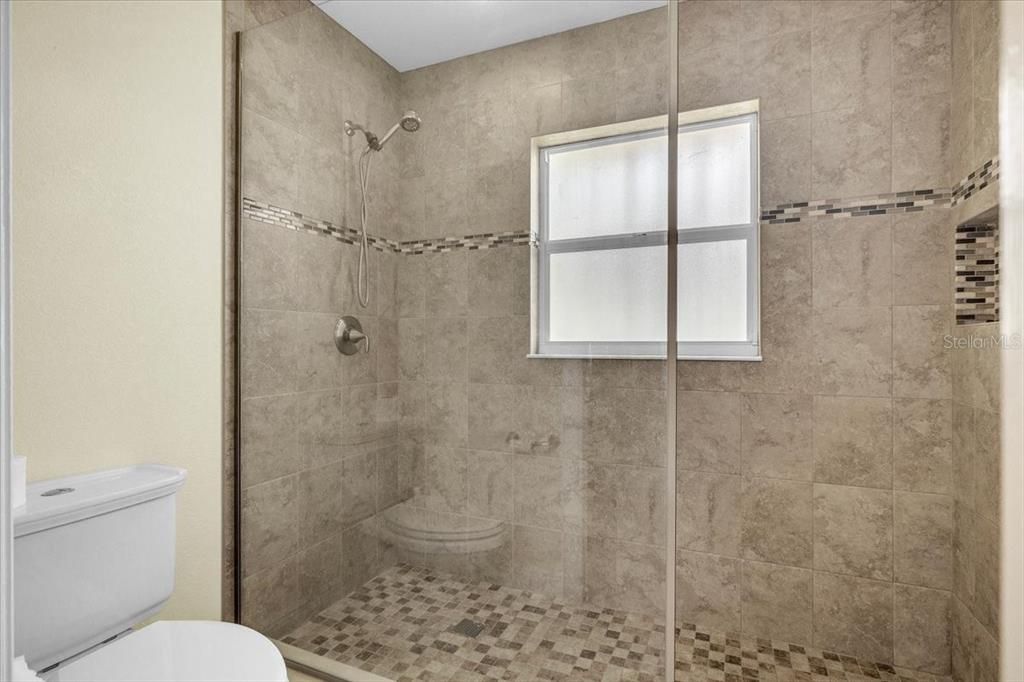 En Venta: $565,000 (3 camas, 2 baños, 2489 Pies cuadrados)