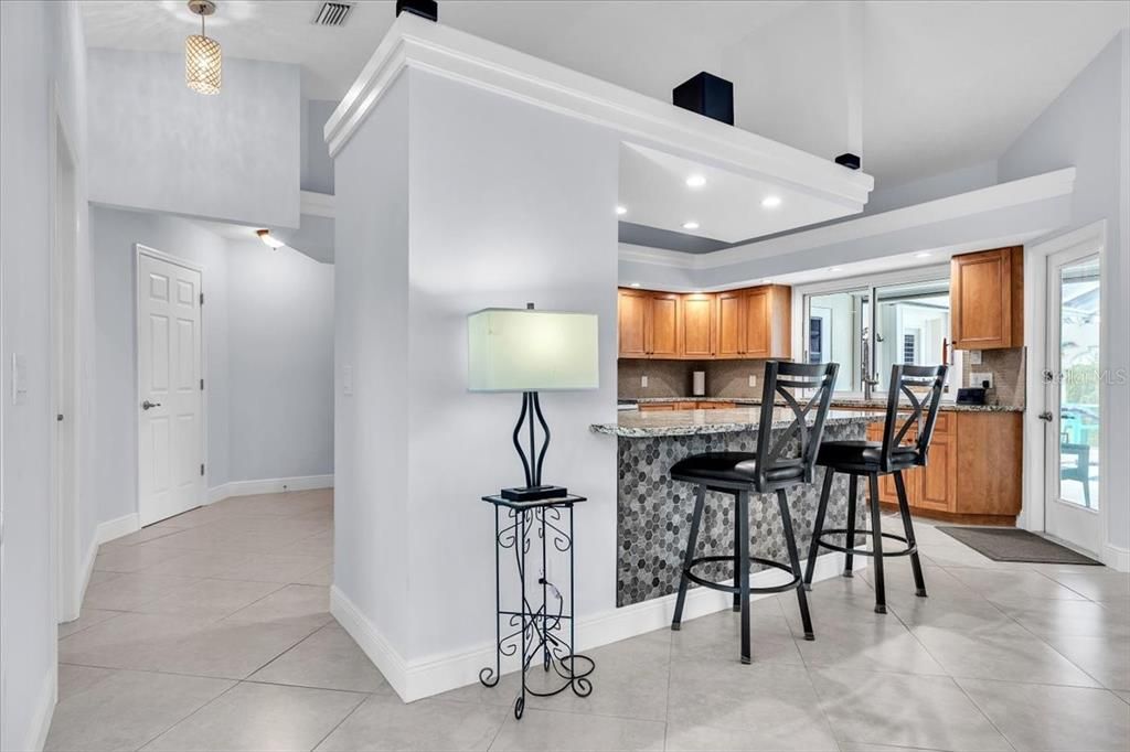 En Venta: $565,000 (3 camas, 2 baños, 2489 Pies cuadrados)