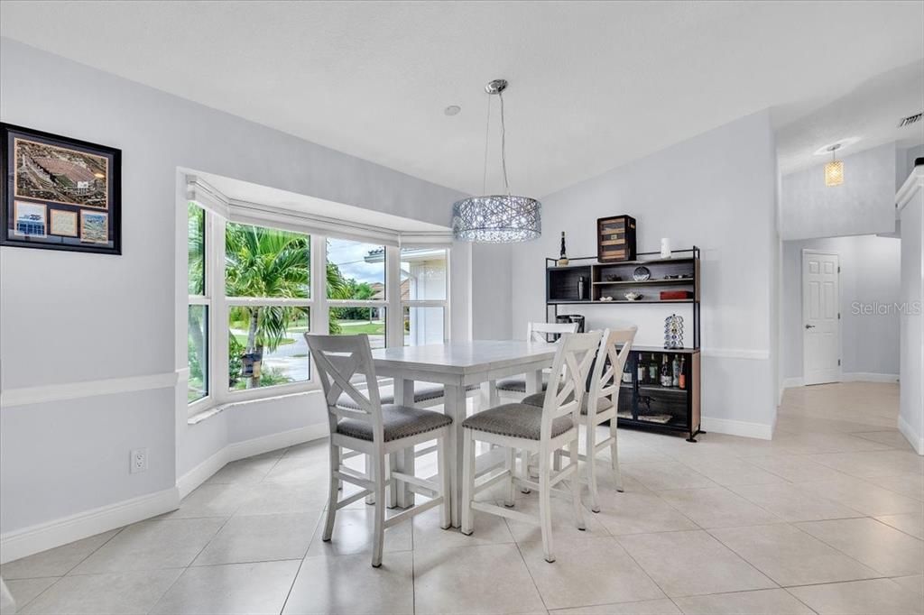 En Venta: $565,000 (3 camas, 2 baños, 2489 Pies cuadrados)