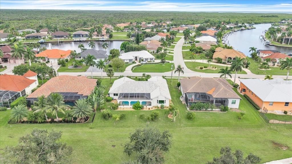 En Venta: $565,000 (3 camas, 2 baños, 2489 Pies cuadrados)