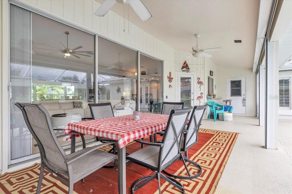 En Venta: $565,000 (3 camas, 2 baños, 2489 Pies cuadrados)