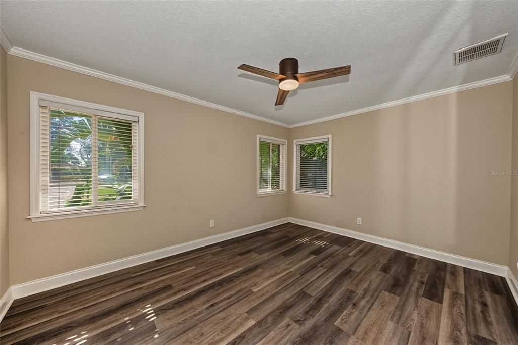 For Sale: $699,900 (2 beds, 2 baths, 1520 Square Feet)