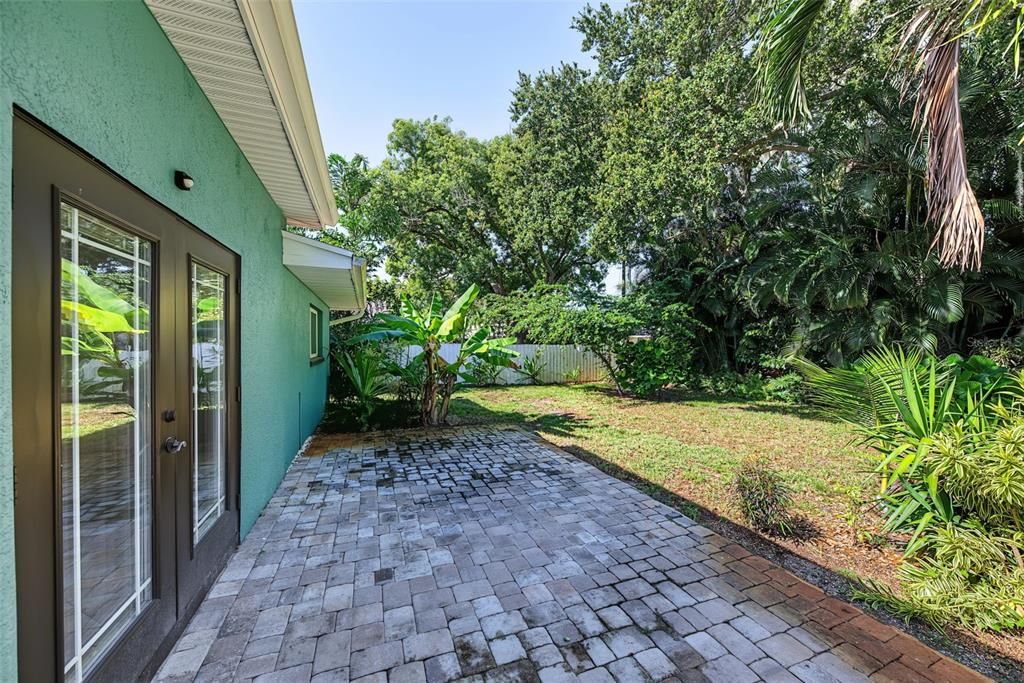 For Sale: $699,900 (2 beds, 2 baths, 1520 Square Feet)