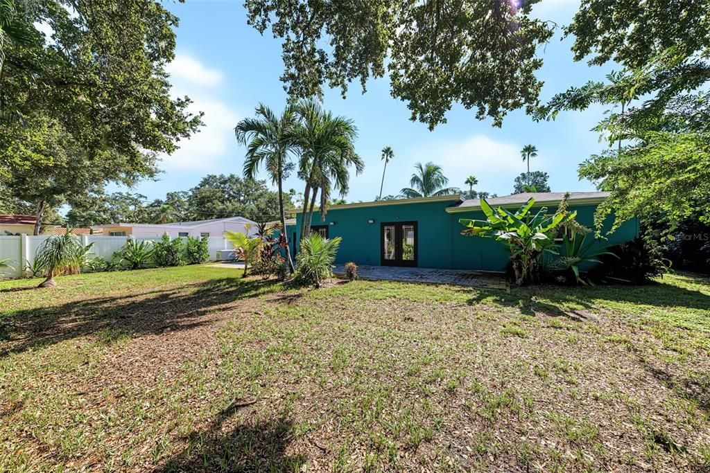 For Sale: $699,900 (2 beds, 2 baths, 1520 Square Feet)