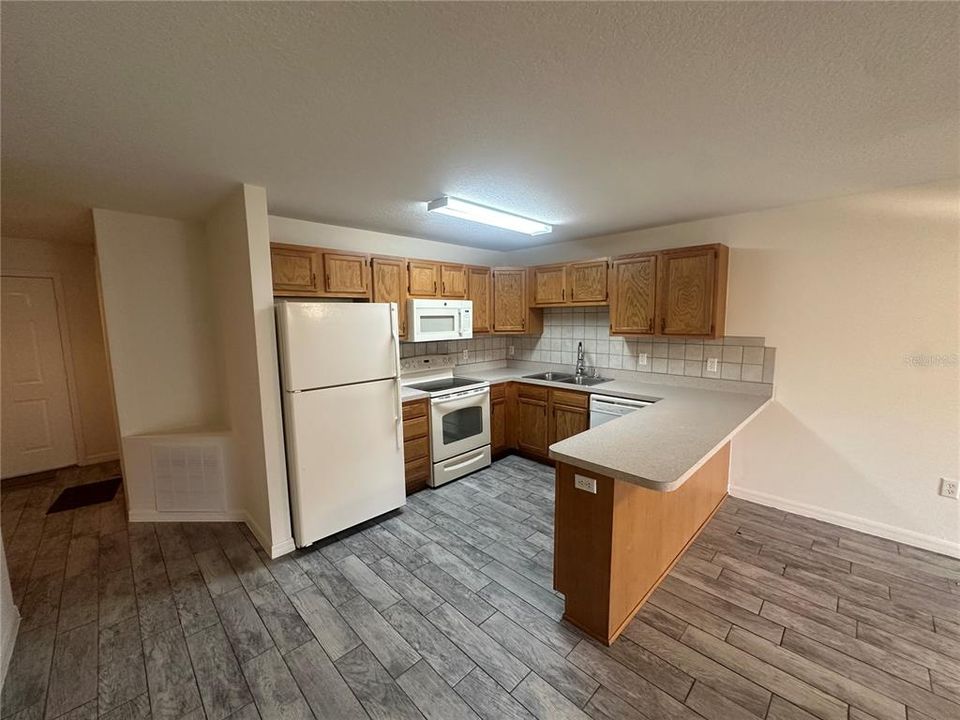 For Rent: $1,595 (2 beds, 2 baths, 1040 Square Feet)