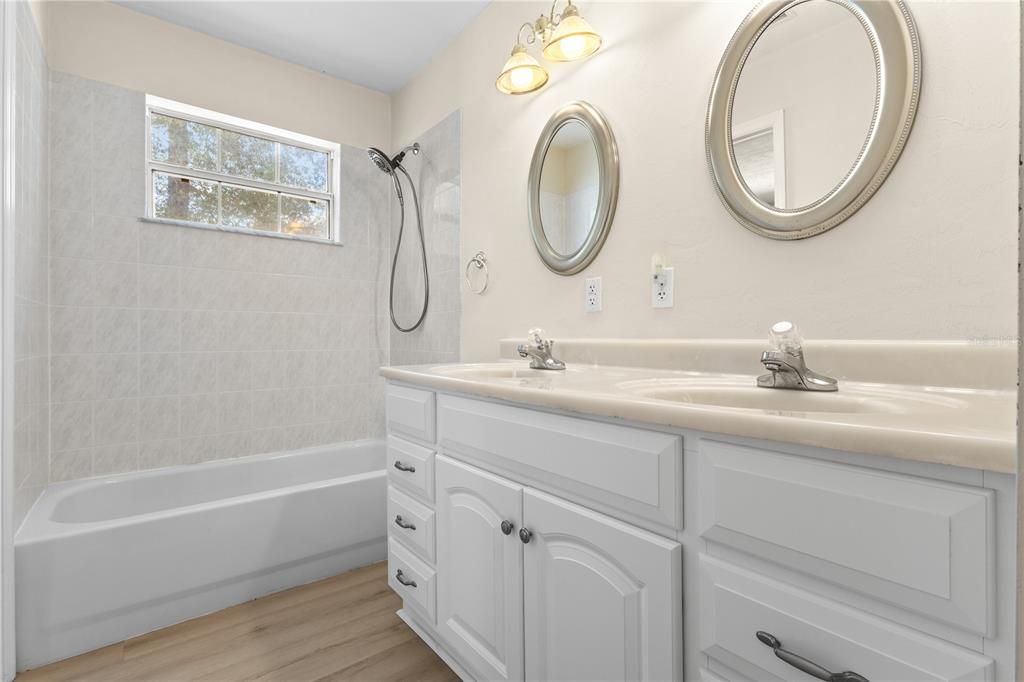 For Sale: $275,000 (3 beds, 2 baths, 1450 Square Feet)