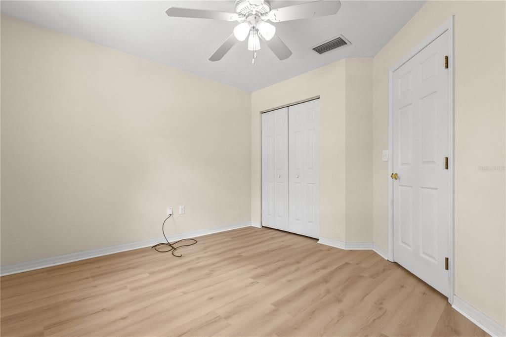 For Sale: $275,000 (3 beds, 2 baths, 1450 Square Feet)