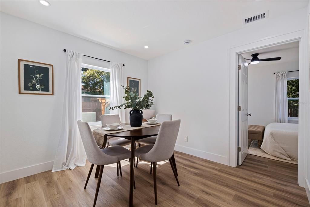 En Venta: $489,900 (3 camas, 2 baños, 1176 Pies cuadrados)
