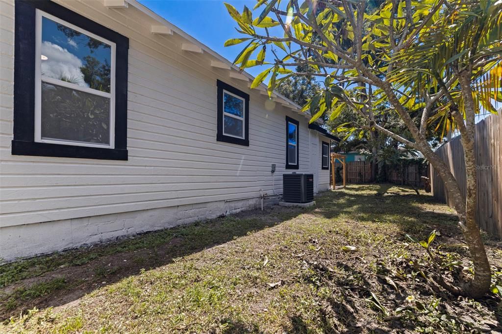 En Venta: $489,900 (3 camas, 2 baños, 1176 Pies cuadrados)