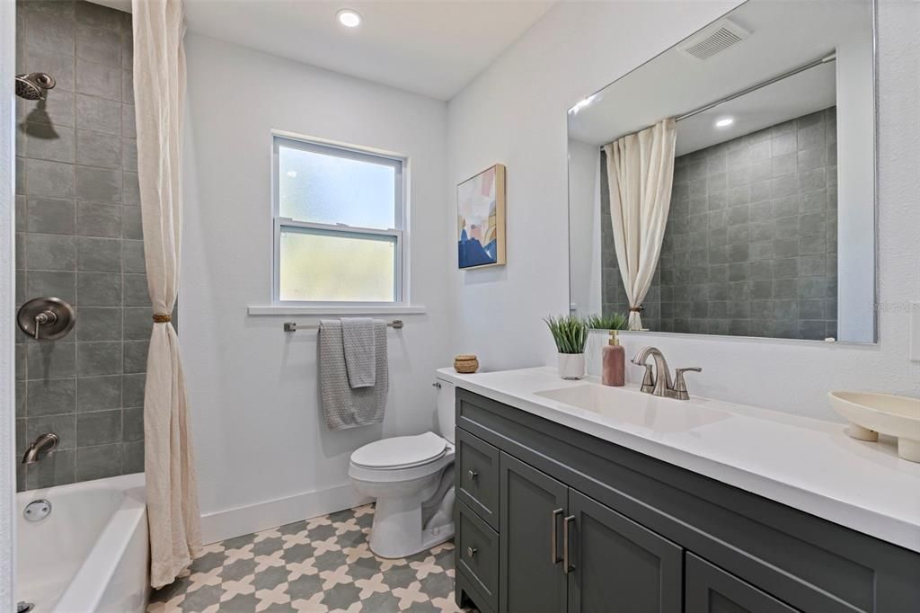 En Venta: $489,900 (3 camas, 2 baños, 1176 Pies cuadrados)