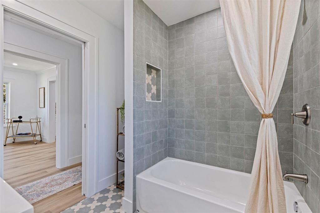 En Venta: $489,900 (3 camas, 2 baños, 1176 Pies cuadrados)