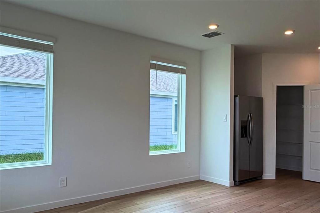For Rent: $1,850 (3 beds, 2 baths, 2366 Square Feet)