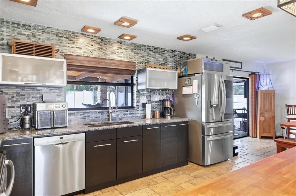 Activo con contrato: $525,000 (3 camas, 2 baños, 1593 Pies cuadrados)