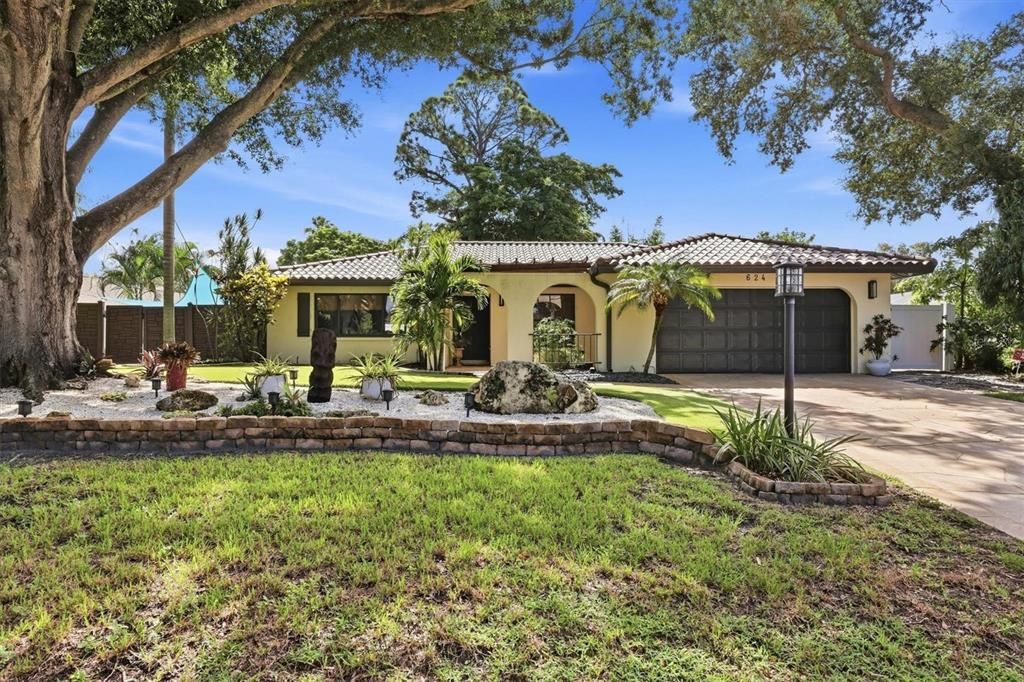 Activo con contrato: $525,000 (3 camas, 2 baños, 1593 Pies cuadrados)