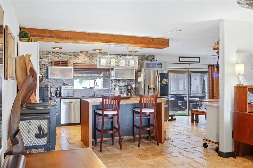 Activo con contrato: $525,000 (3 camas, 2 baños, 1593 Pies cuadrados)