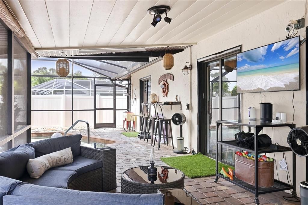 Activo con contrato: $525,000 (3 camas, 2 baños, 1593 Pies cuadrados)