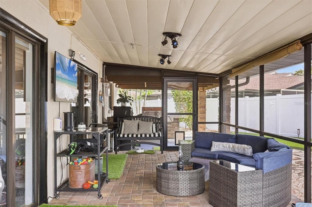 Activo con contrato: $525,000 (3 camas, 2 baños, 1593 Pies cuadrados)