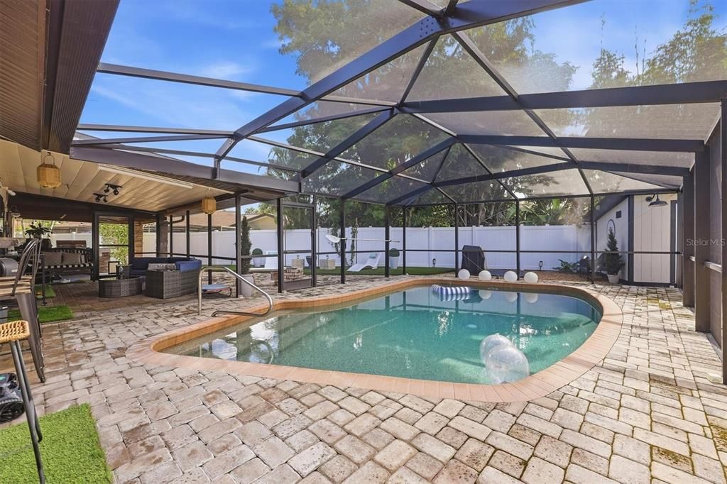 Activo con contrato: $525,000 (3 camas, 2 baños, 1593 Pies cuadrados)