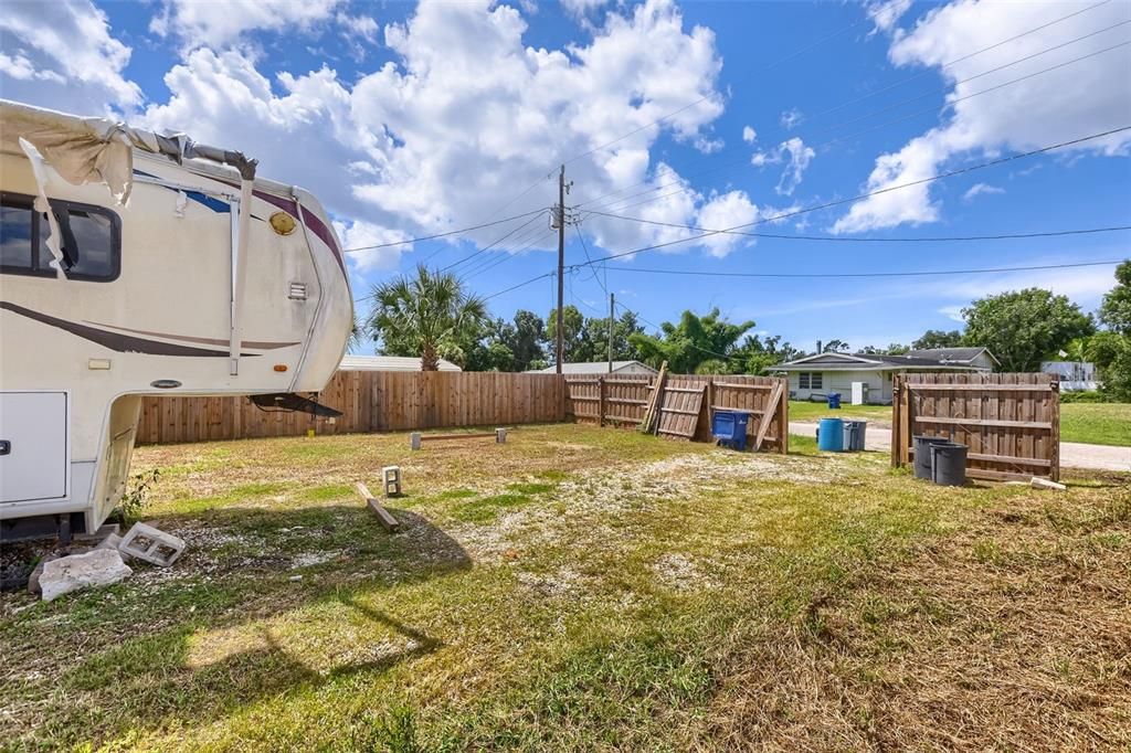 待售: $130,000 (0.16 acres)
