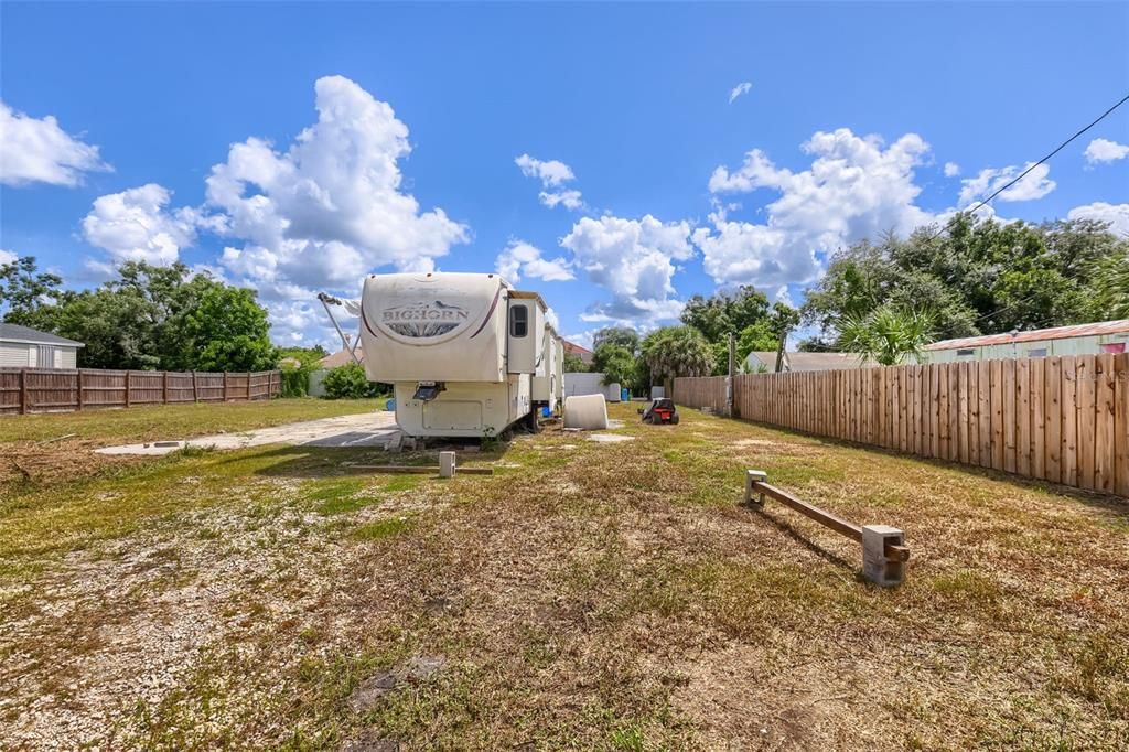 待售: $130,000 (0.16 acres)