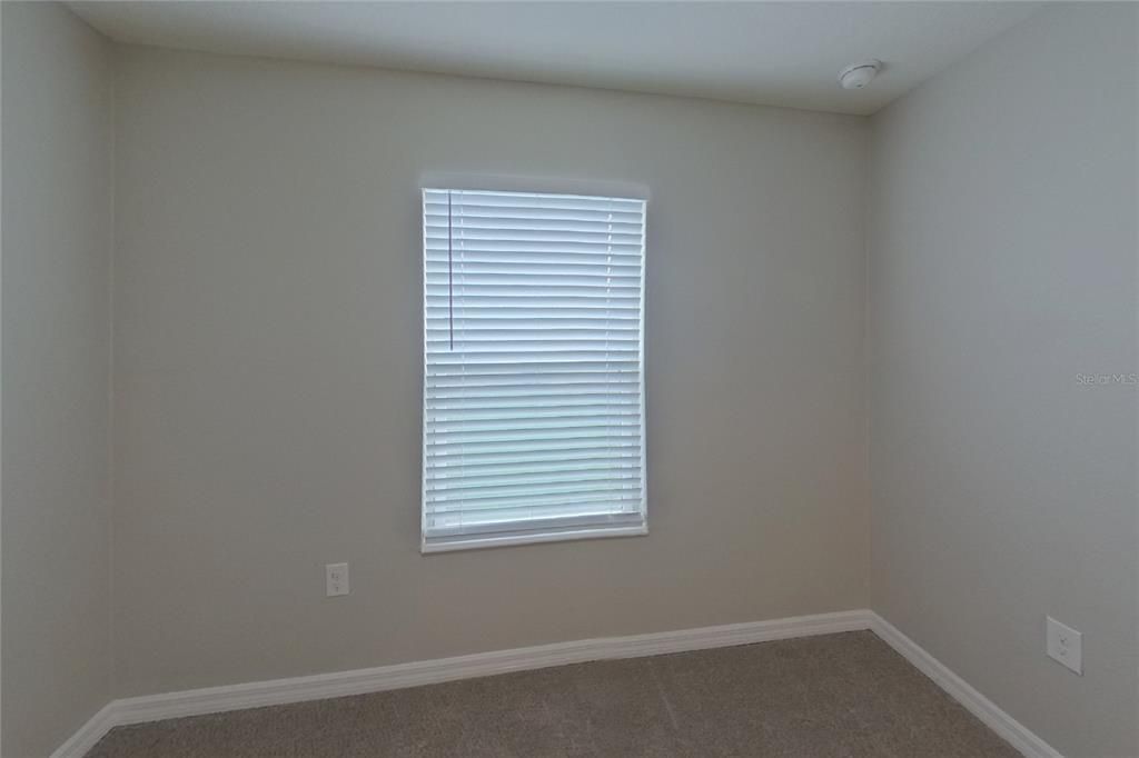 For Rent: $1,999 (4 beds, 2 baths, 1701 Square Feet)