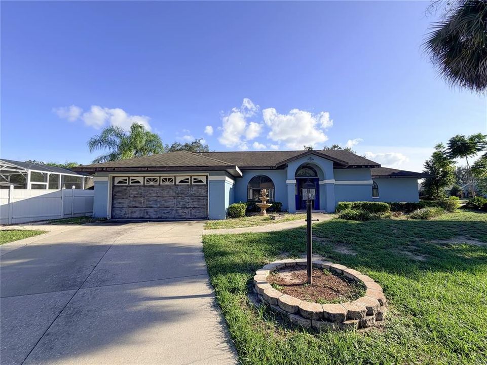 For Sale: $154,000 (2 beds, 2 baths, 1636 Square Feet)
