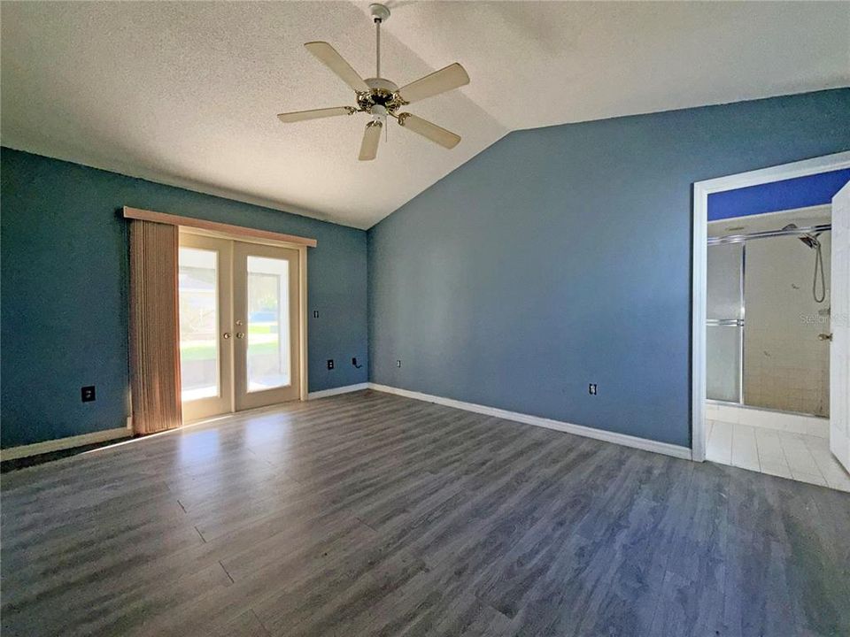 For Sale: $154,000 (2 beds, 2 baths, 1636 Square Feet)