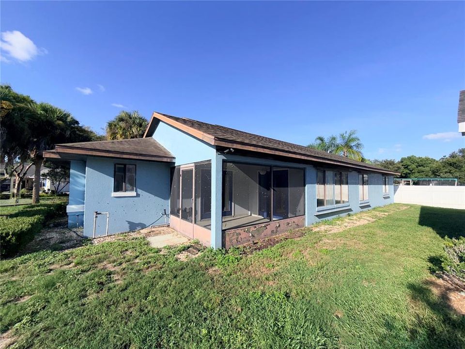 For Sale: $154,000 (2 beds, 2 baths, 1636 Square Feet)
