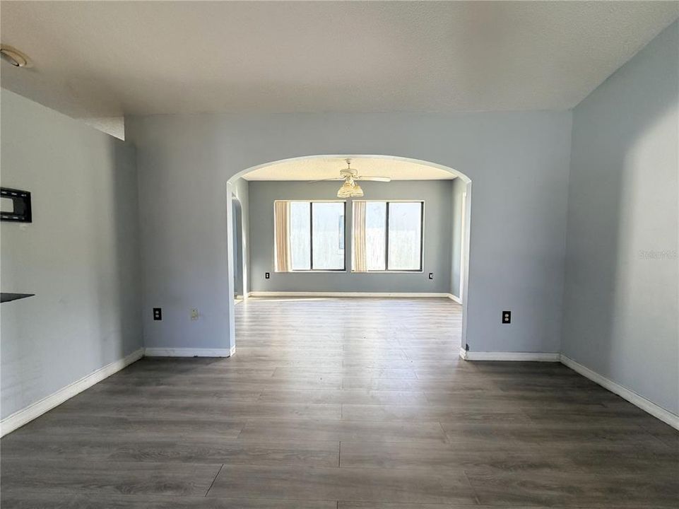 For Sale: $154,000 (2 beds, 2 baths, 1636 Square Feet)