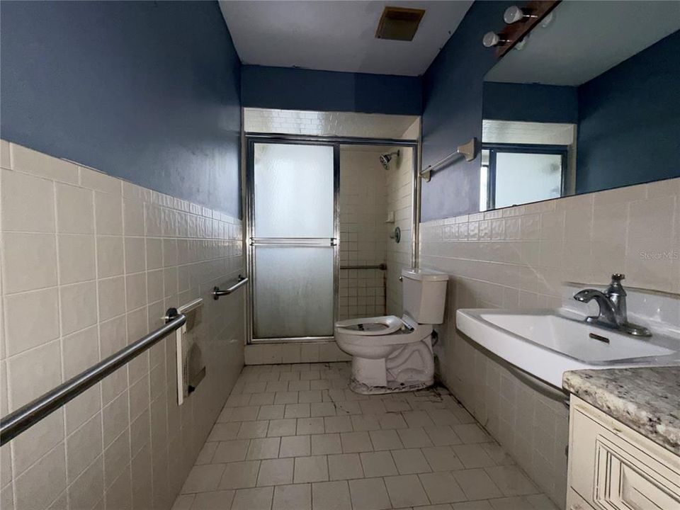 For Sale: $154,000 (2 beds, 2 baths, 1636 Square Feet)