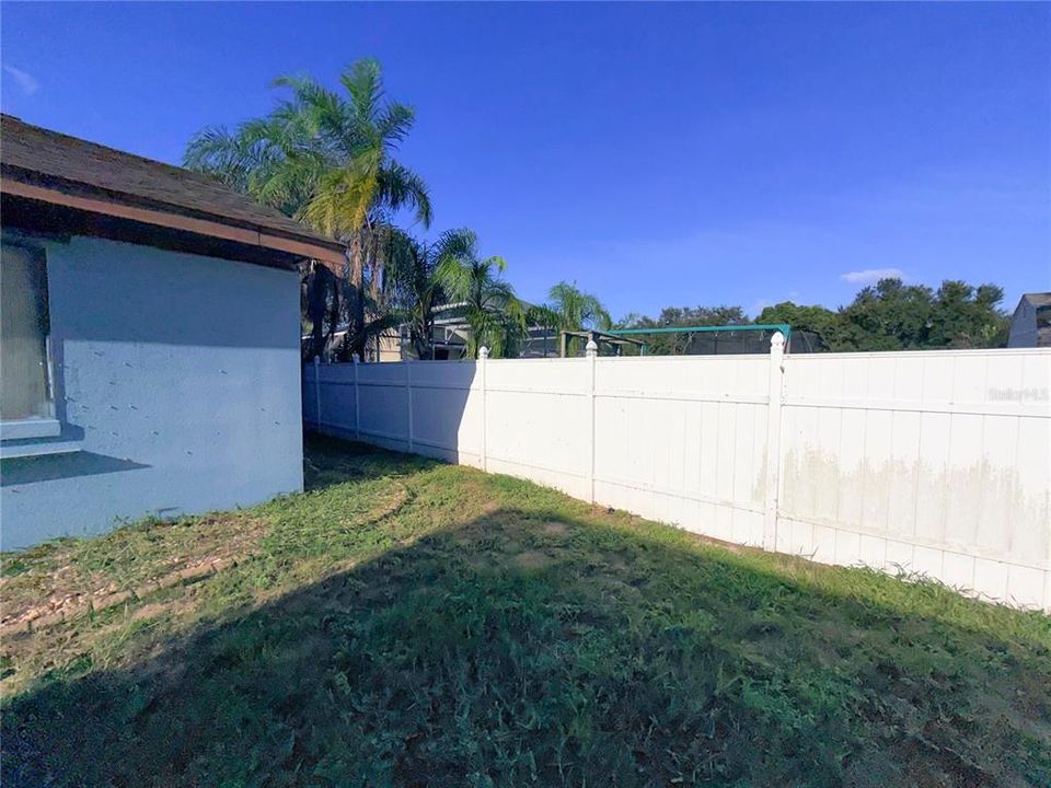 For Sale: $154,000 (2 beds, 2 baths, 1636 Square Feet)