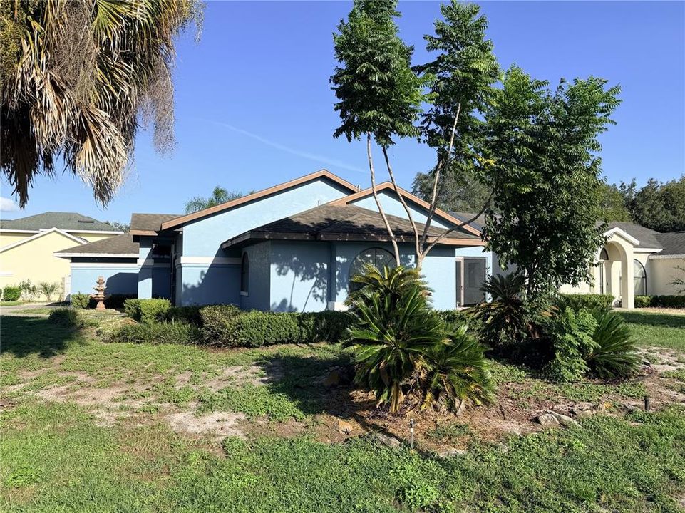 For Sale: $154,000 (2 beds, 2 baths, 1636 Square Feet)