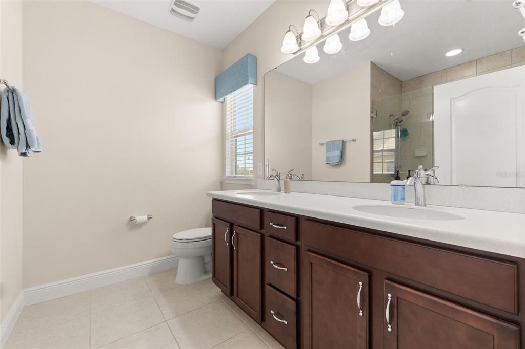 For Sale: $399,000 (3 beds, 2 baths, 1727 Square Feet)