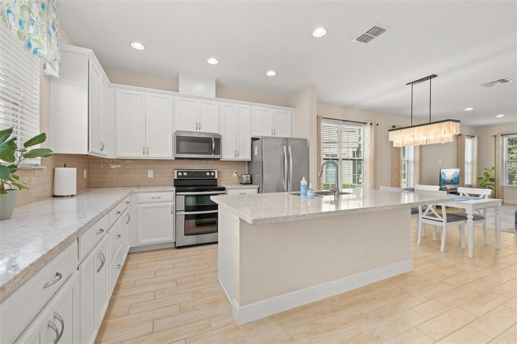 For Sale: $399,000 (3 beds, 2 baths, 1727 Square Feet)