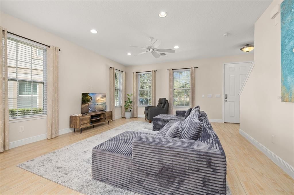 For Sale: $399,000 (3 beds, 2 baths, 1727 Square Feet)